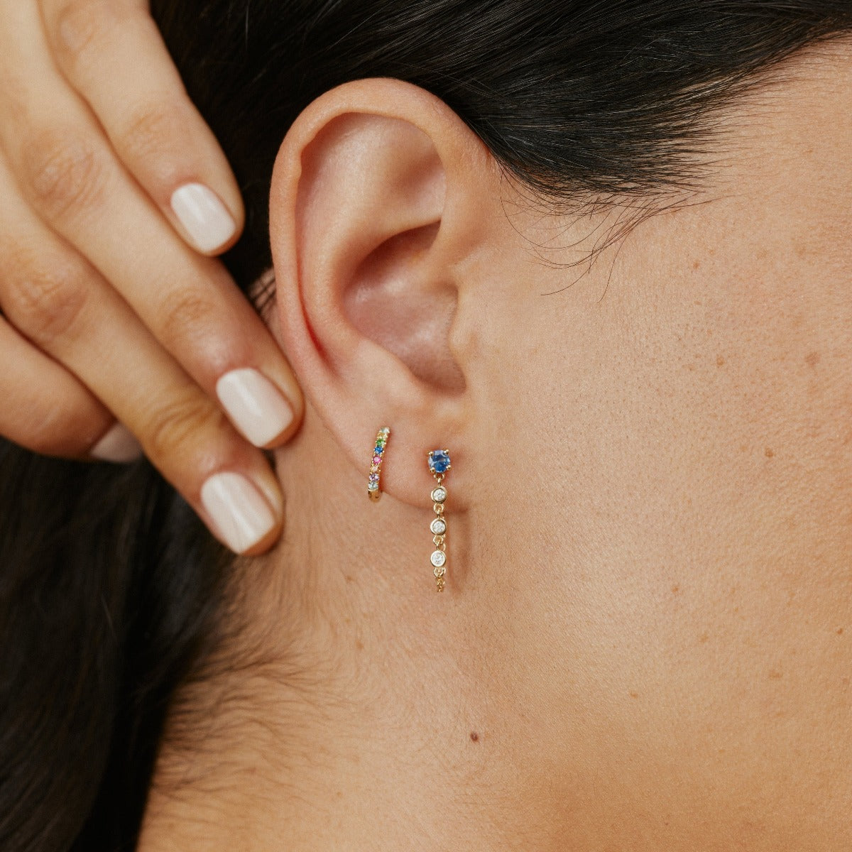 Single Blue Sapphire Stud with Diamond Chain